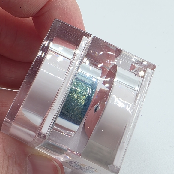 LIT Cosmetics Escape + Gold Metals Glitter Eyeshadow - Picture 3 of 4